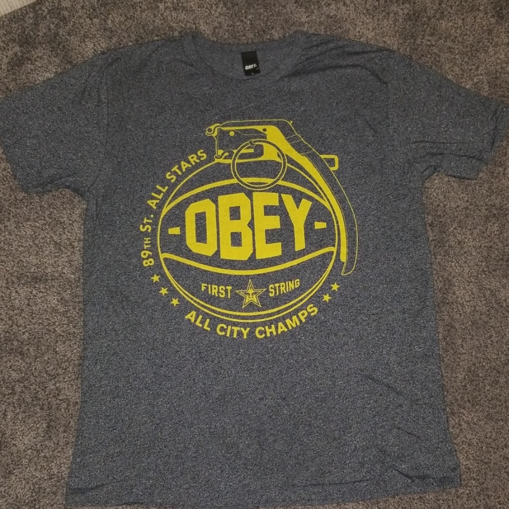 Obey tshirt